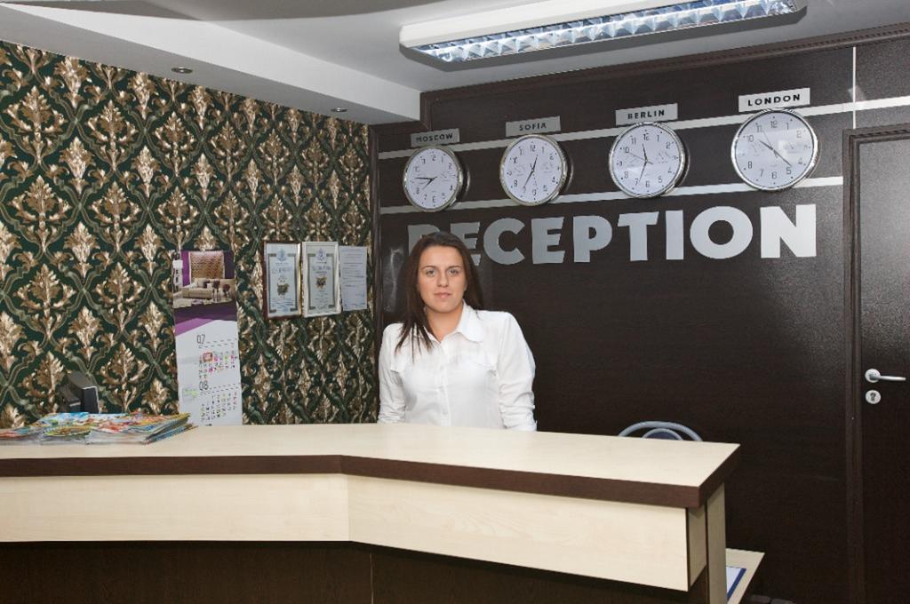 Elvira Hotel ラヴダ エクステリア 写真